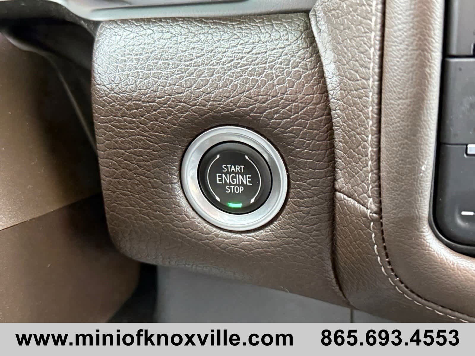 Used 2022 GMC Yukon XL Denali w/ Denali Premium Package image 24