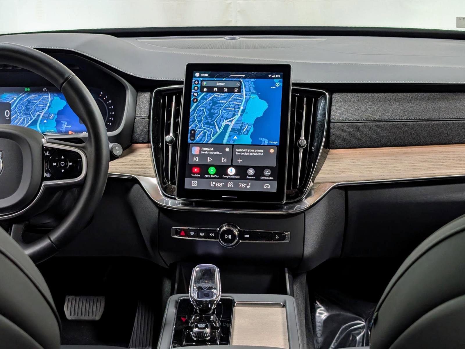 Used 2025 Volvo XC90 B5 Core w/ Protection Package Premier image 30