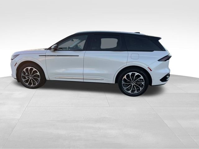 Used 2024 Lincoln Nautilus Reserve image 7