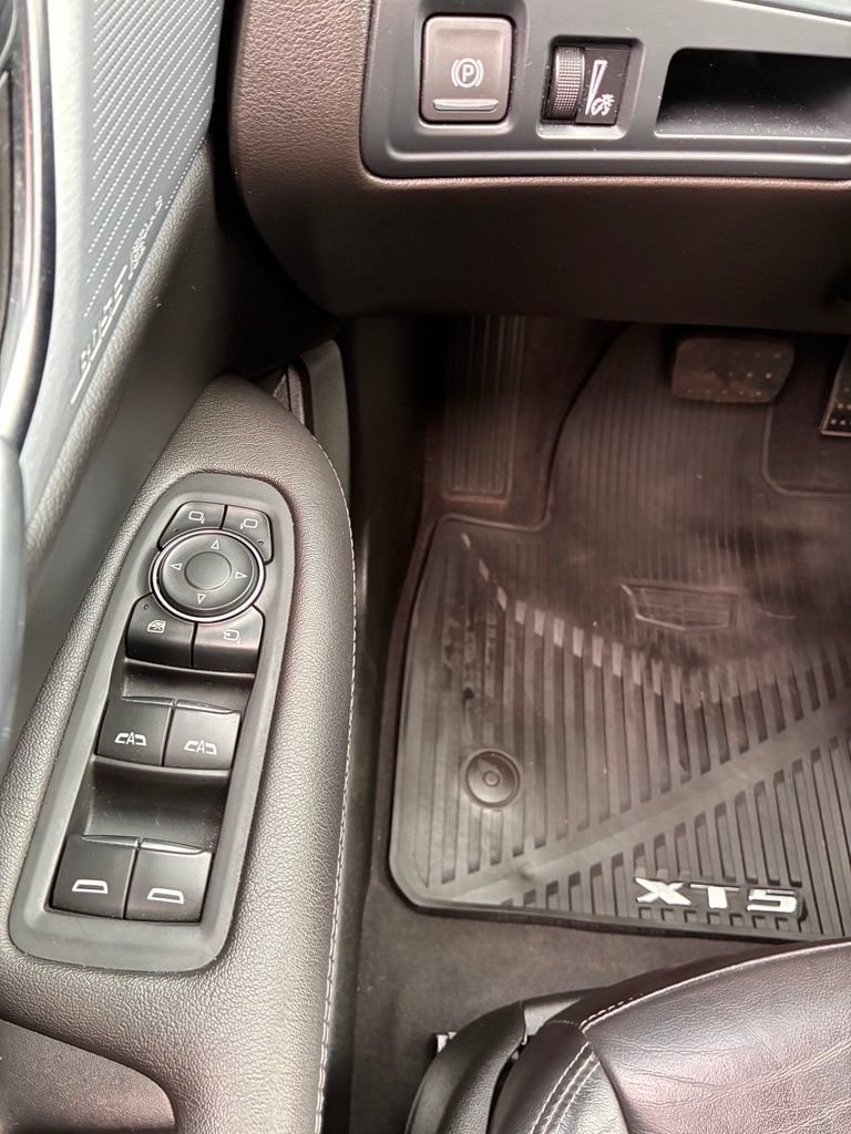 Used 2023 Cadillac XT5 Premium Luxury AWD/4WD image 30