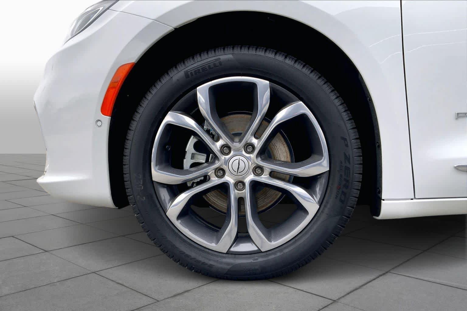 New 2026 Chrysler Pacifica Pinnacle FWD image 8