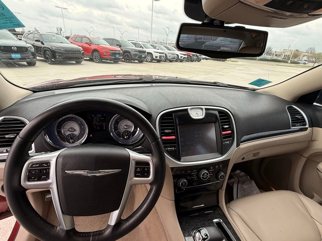 Used 2014 Chrysler 300 image 12