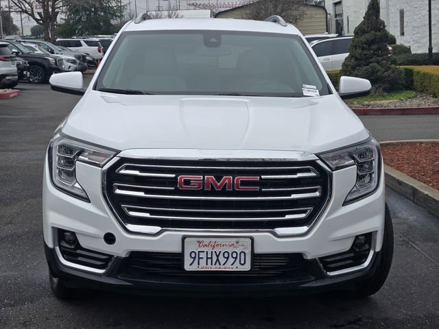 Used 2023 GMC Terrain SLT image 2