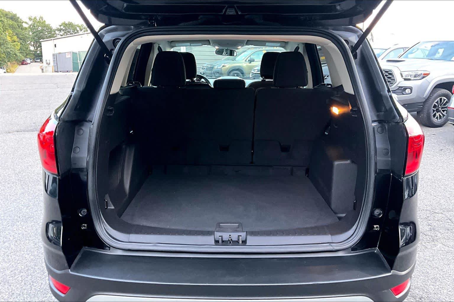 Used 2019 Ford Escape SE AWD/4WD image 30
