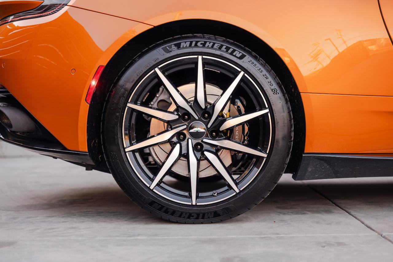 Used 2018 Aston Martin DB11 Coupe image 43