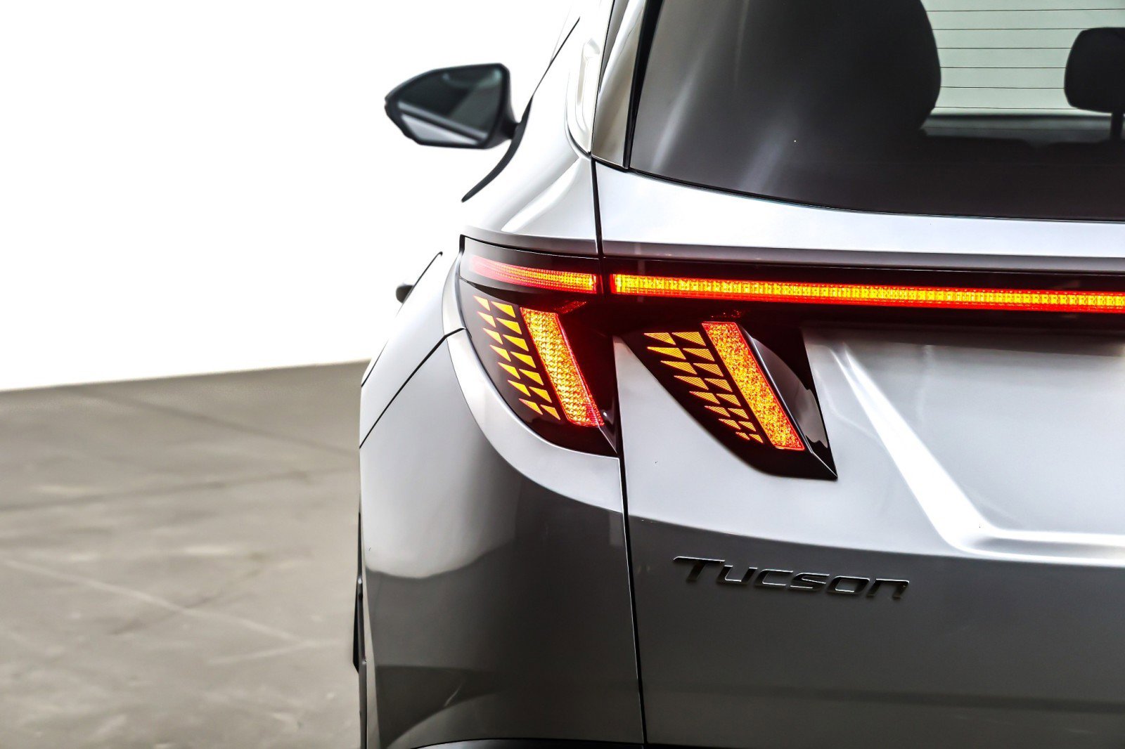 Used 2023 Hyundai Tucson Limited w/ Cargo Package image 16