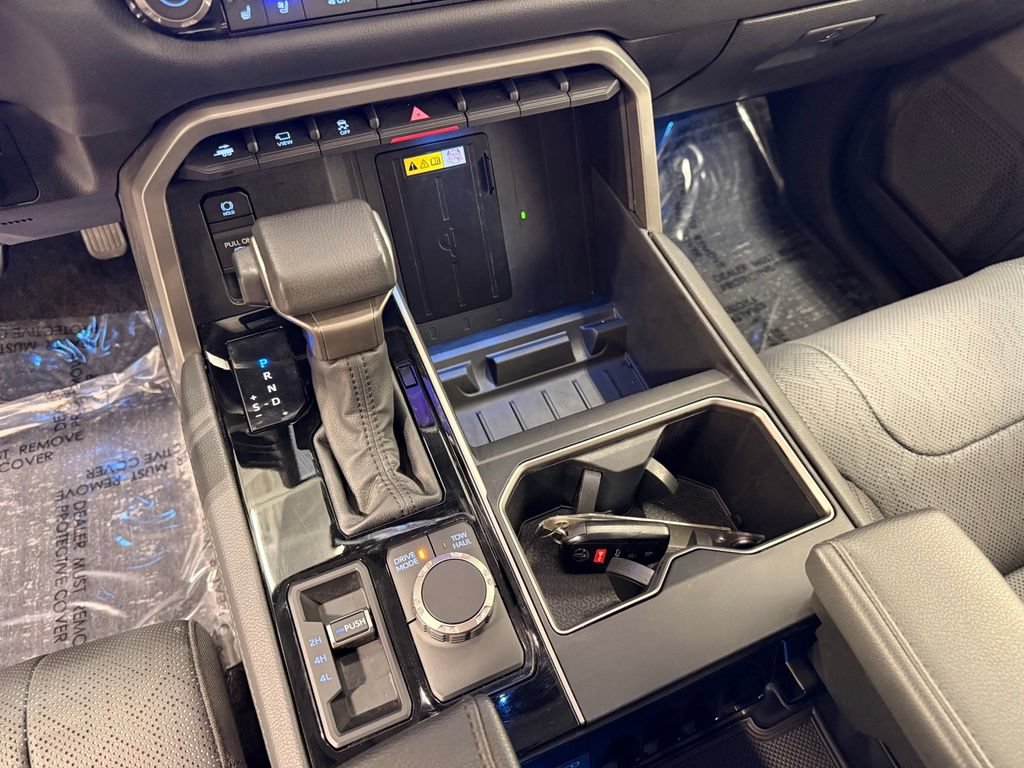 Used 2024 Toyota Tundra Limited AWD/4WD image 19
