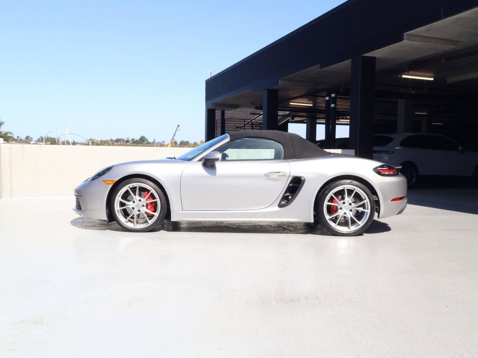 Certified 2022 Porsche 718 Boxster S RWD image 2