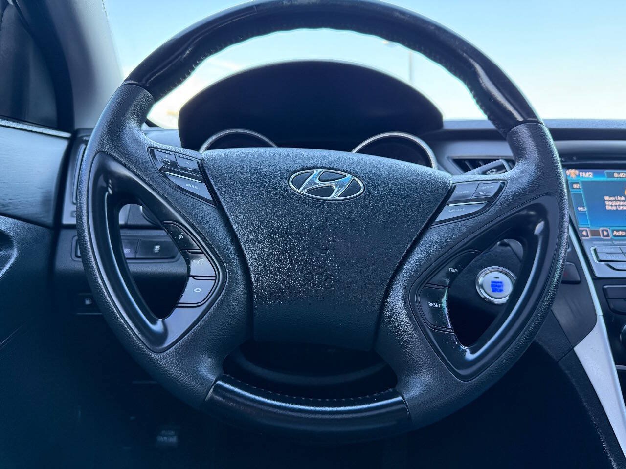 Used 2013 Hyundai Sonata SE w/ Navigation & Sunroof Pkg FWD image 16