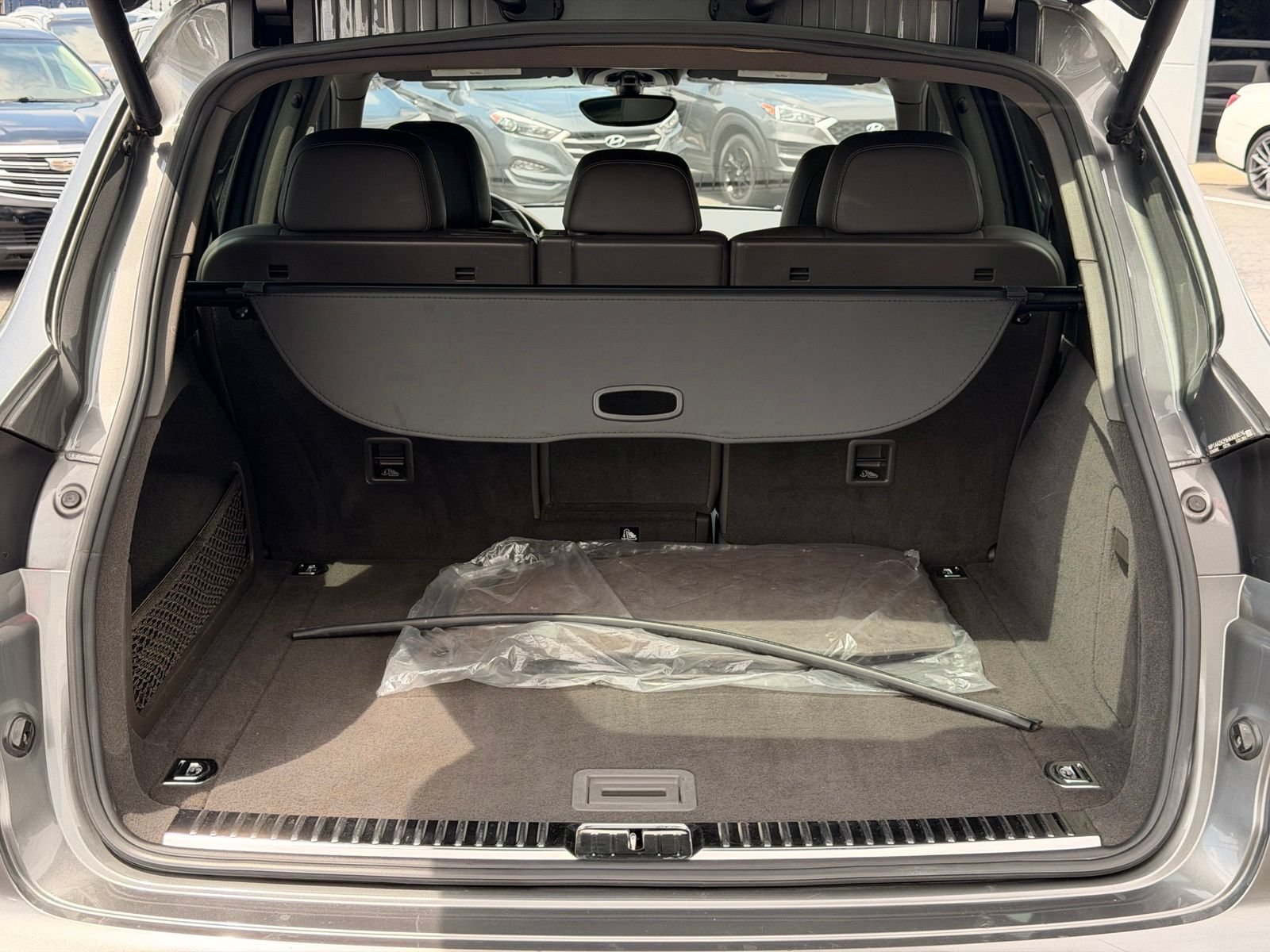 Used 2017 Porsche Cayenne AWD/4WD image 10