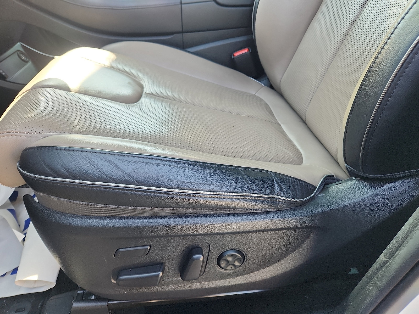 Used 2022 Hyundai Santa Fe Limited AWD/4WD image 23