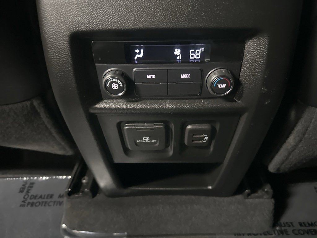 Used 2023 Chevrolet Traverse RS image 37