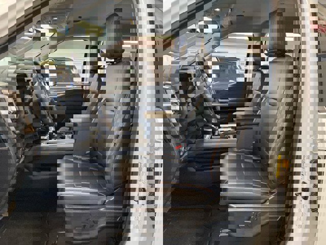 Used 2025 Ford F450 Lariat w/ Lariat Ultimate Package image 16