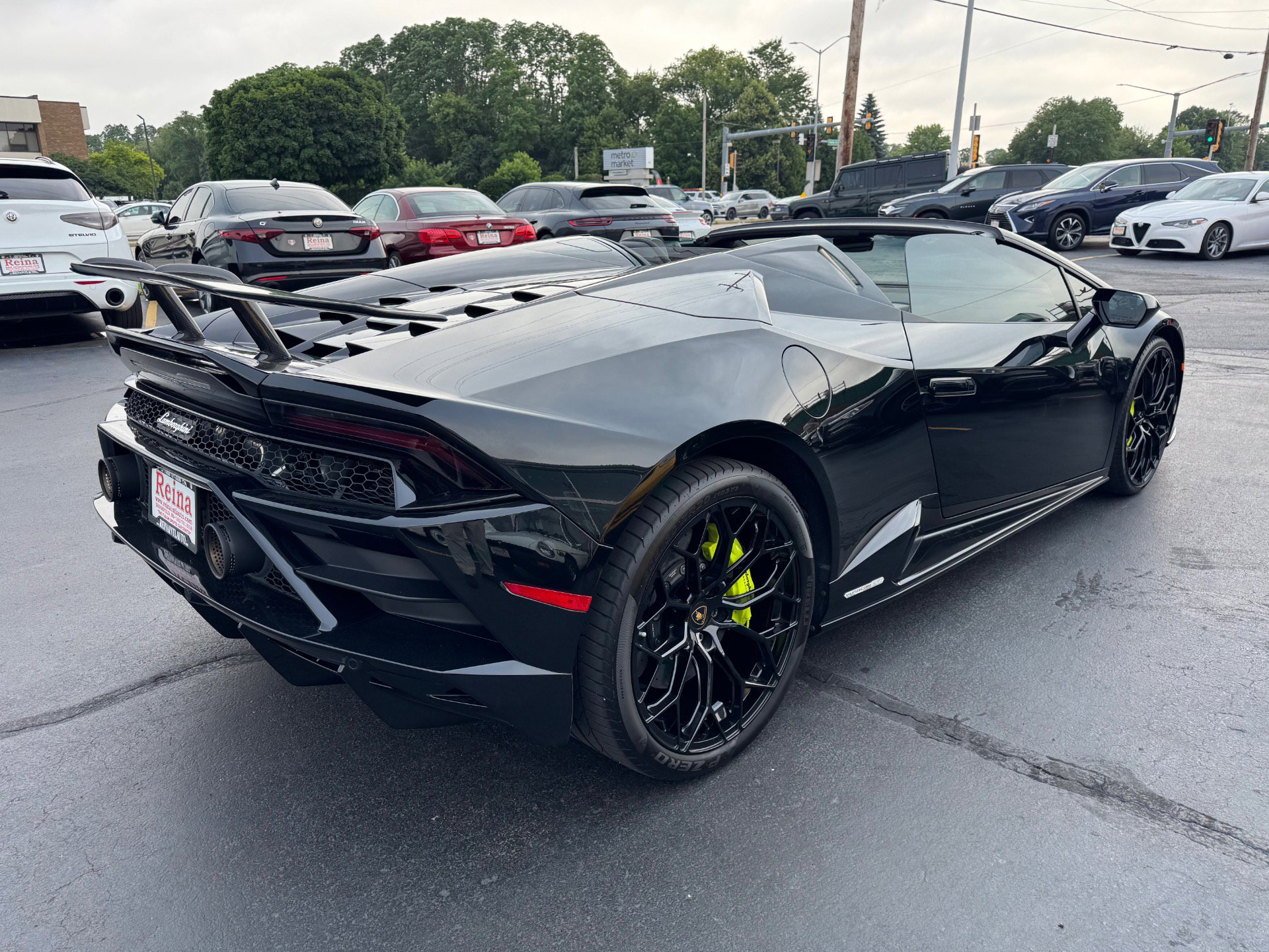 Used 2020 Lamborghini Huracan EVO image 8