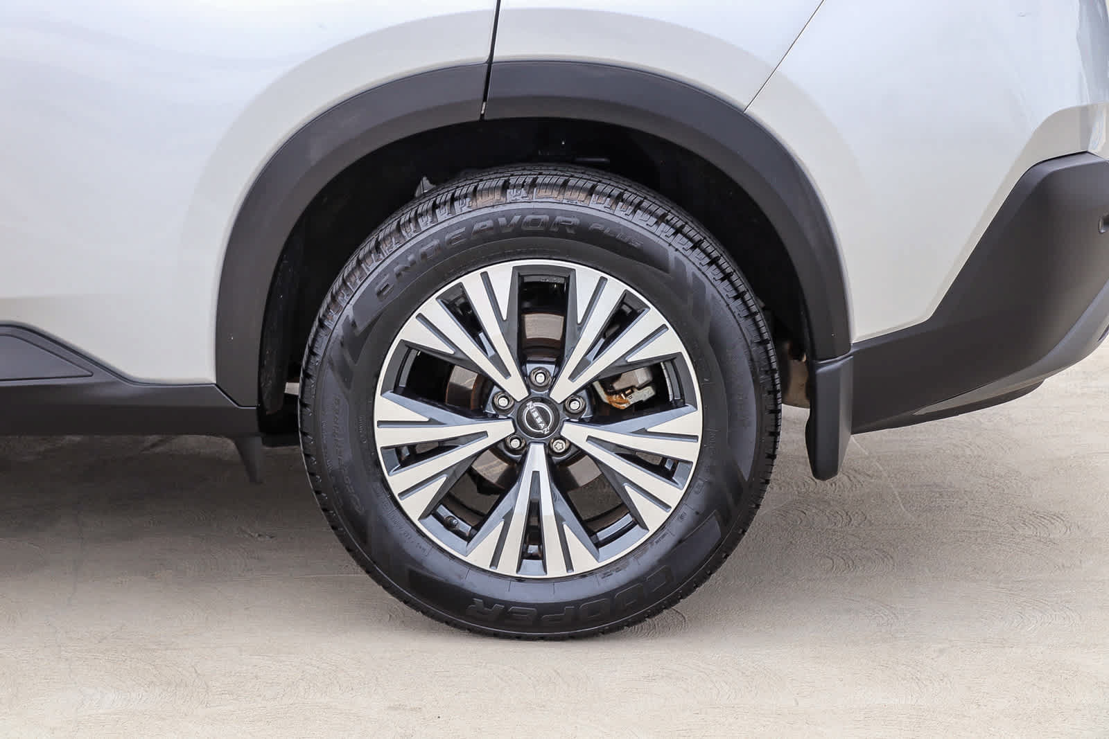 Used 2023 Nissan Rogue SV w/ SV Premium B Package FWD image 12