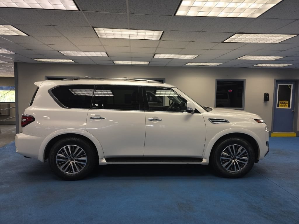 Used 2023 Nissan Armada SL w/ Captain's Chairs Package AWD/4WD image 2