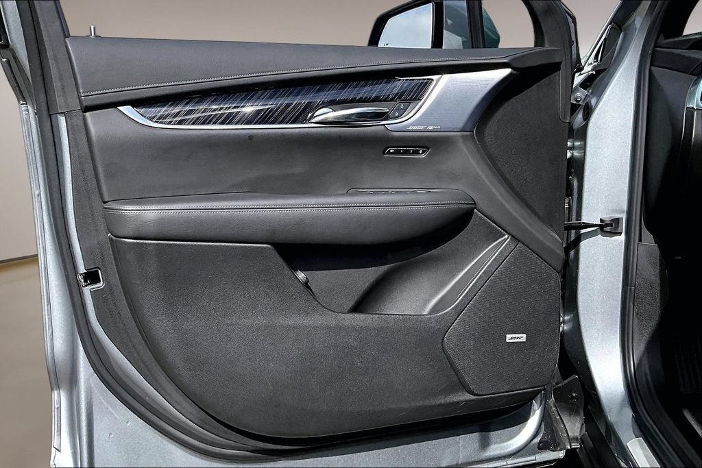 Certified 2025 Cadillac XT6 Premium Luxury AWD/4WD image 18