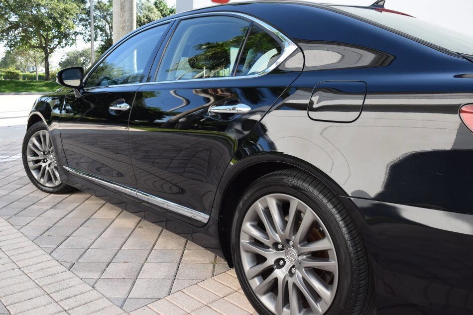 Used 2013 Lexus LS 460 AWD w/ Comfort Pkg image 26