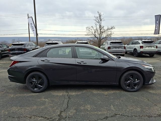 Used 2022 Hyundai Elantra SEL w/ Convenience Package image 7