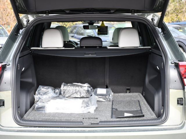 New 2026 Volkswagen Atlas Cross Sport SEL Premium R-Line image 29