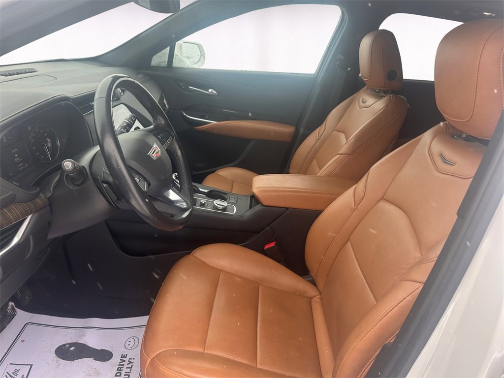 Used 2021 Cadillac XT4 Premium Luxury image 9