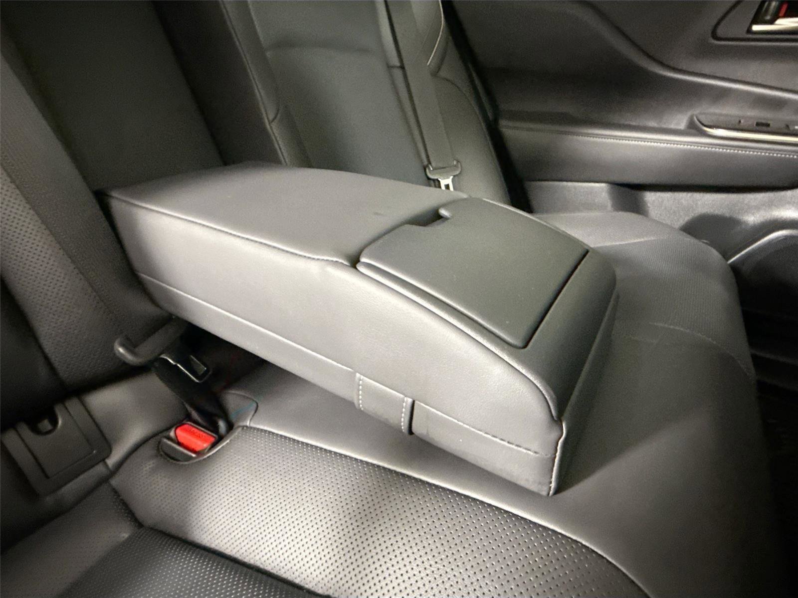 Certified 2025 Toyota Crown Platinum image 42