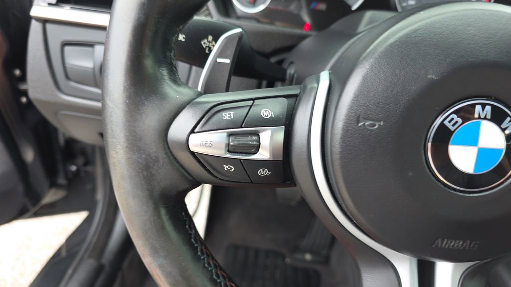 Used 2015 BMW M4 Convertible RWD image 16