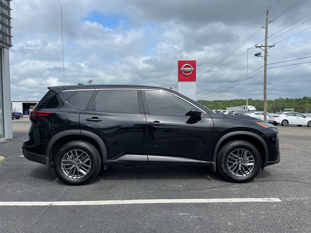 Used 2025 Nissan Rogue S image 16