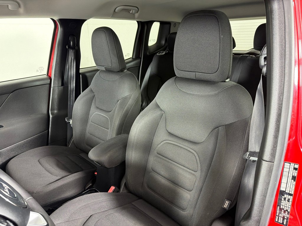Used 2018 Jeep Renegade Latitude image 12