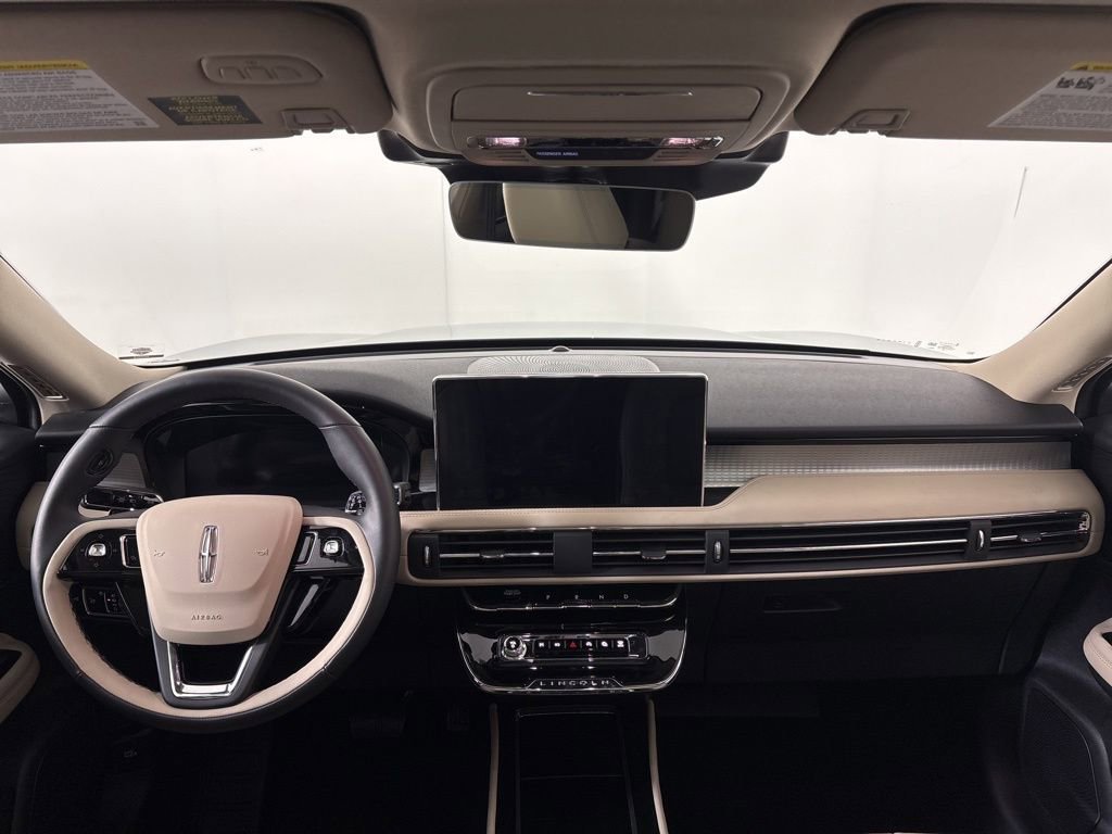 Used 2026 Lincoln Corsair Premiere image 19