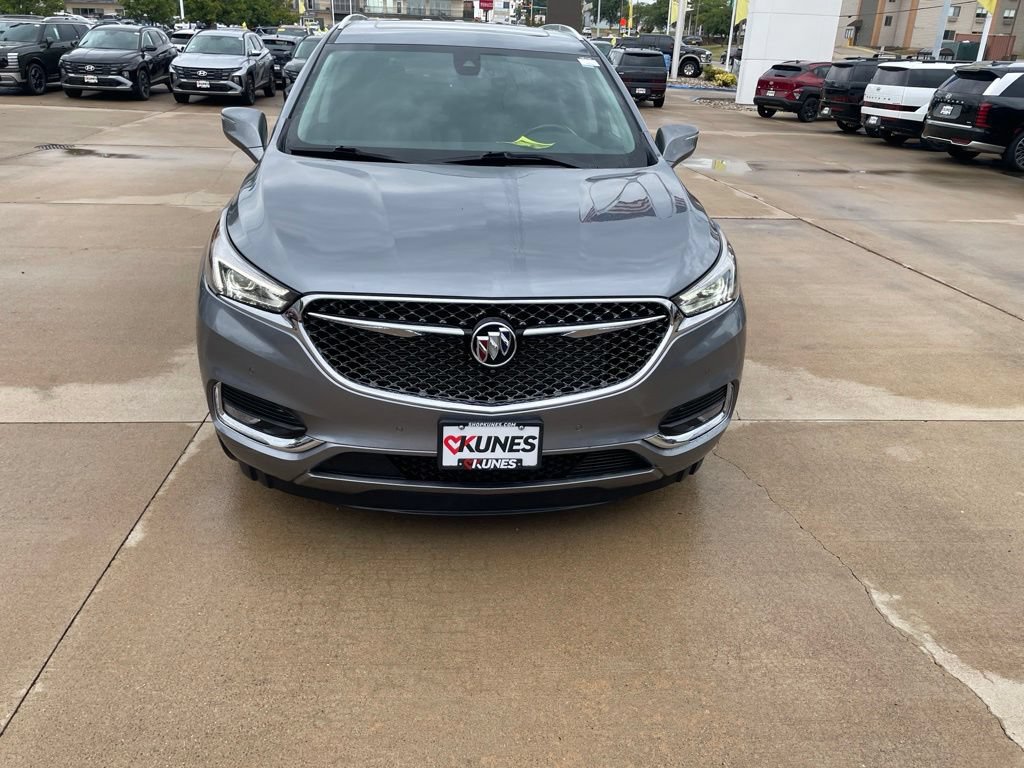 Used 2021 Buick Enclave Avenir w/ Avenir Technology Package AWD/4WD image 12