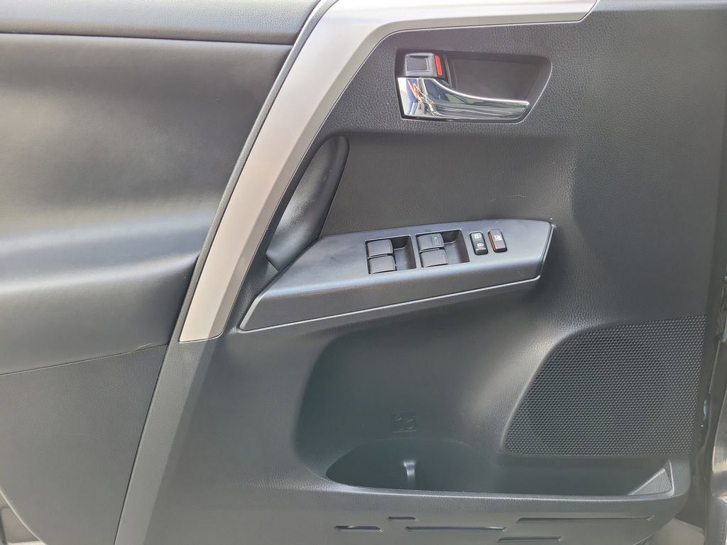 Used 2017 Toyota RAV4 XLE w/ Carpet Mat Package image 19