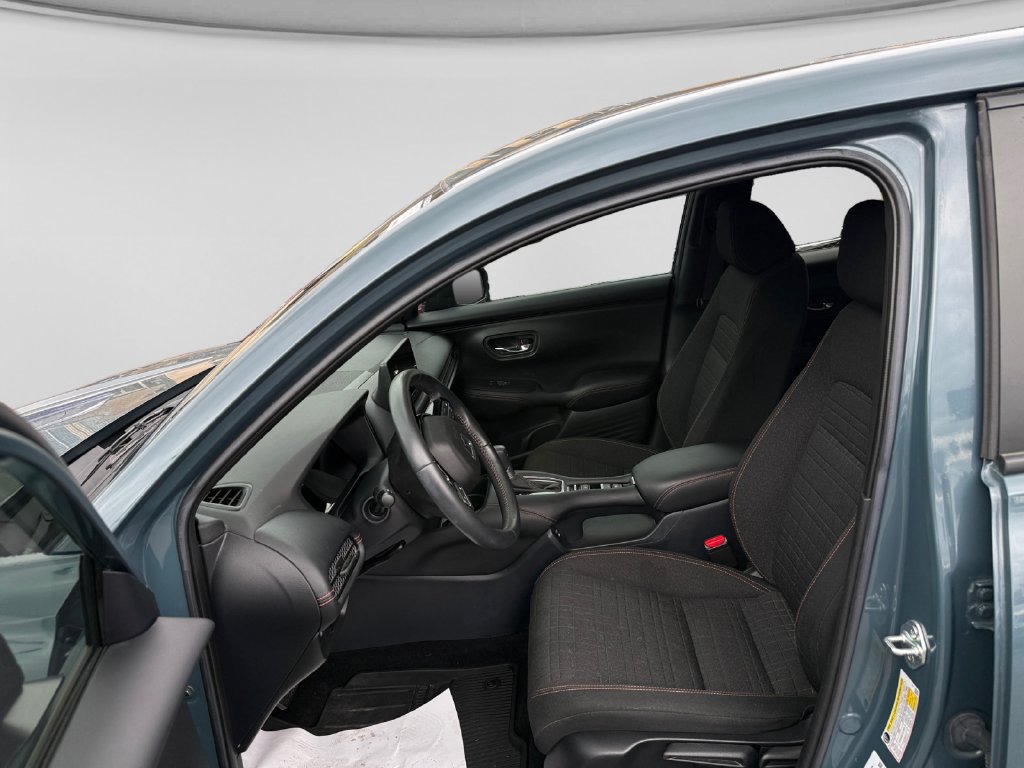 Used 2025 Honda HR-V Sport image 17