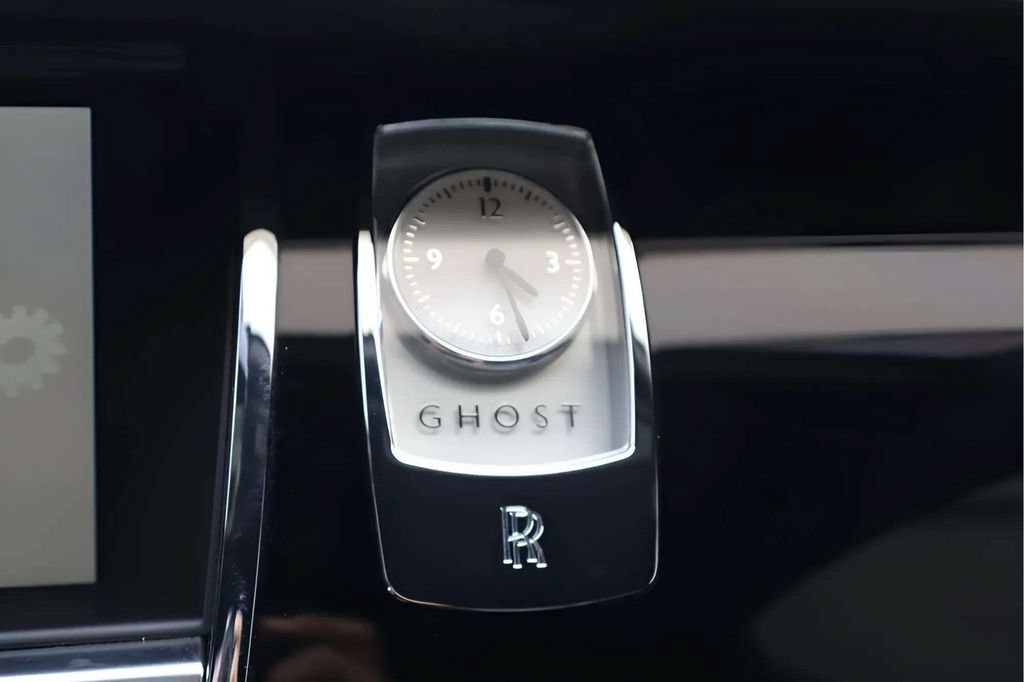 Used 2017 Rolls-Royce Ghost RWD image 14