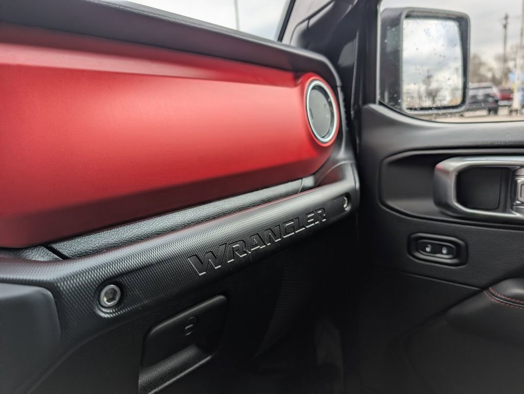 Used 2018 Jeep Wrangler Unlimited Rubicon image 32