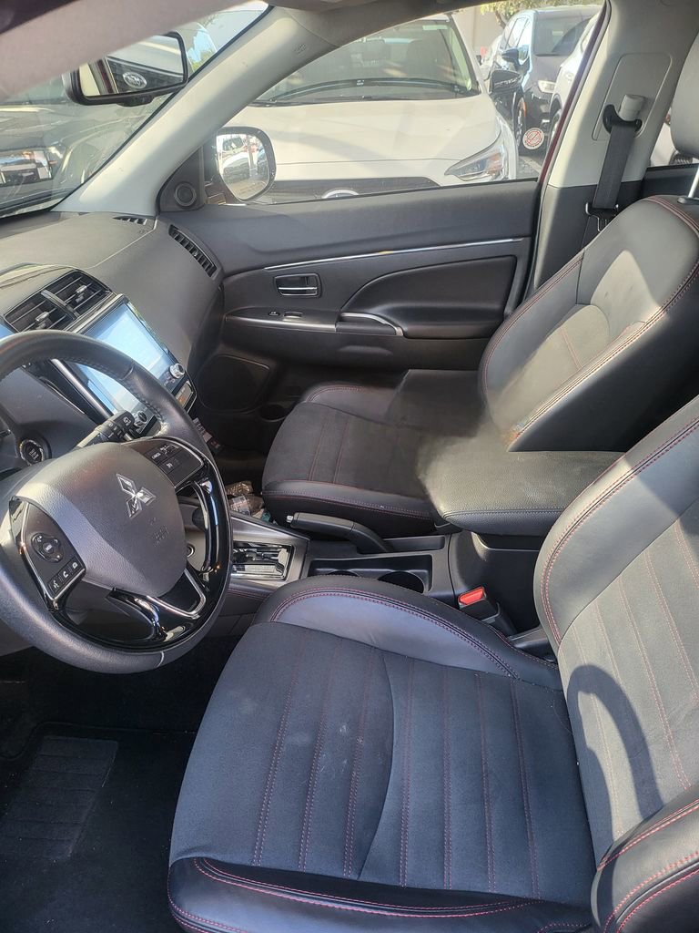 Used 2025 Mitsubishi Outlander Sport SE AWD/4WD image 3