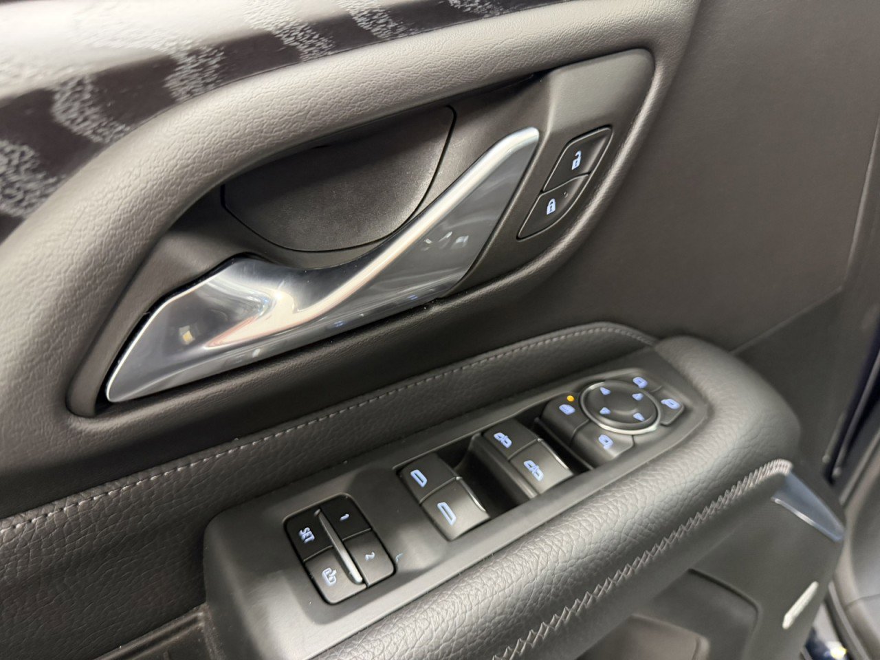 Used 2021 GMC Yukon XL Denali image 43