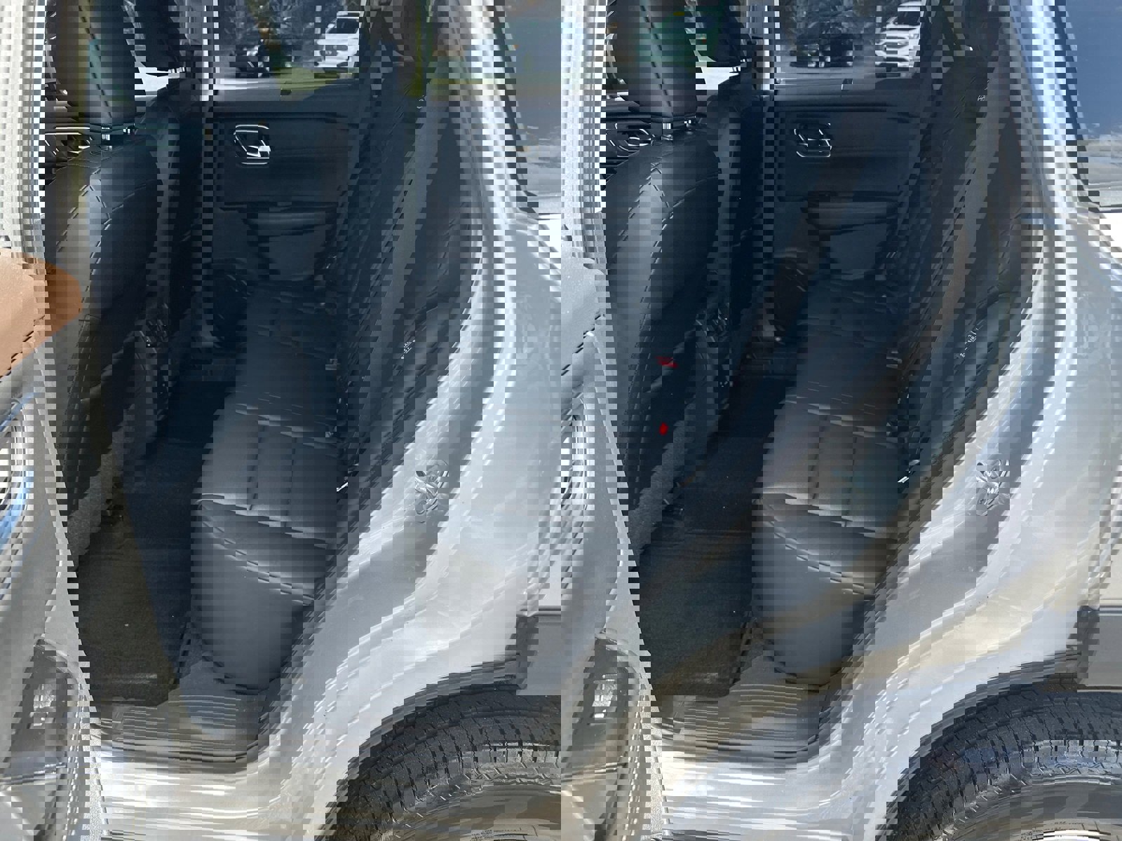 Used 2021 Nissan Rogue SV w/ Premium Package image 21