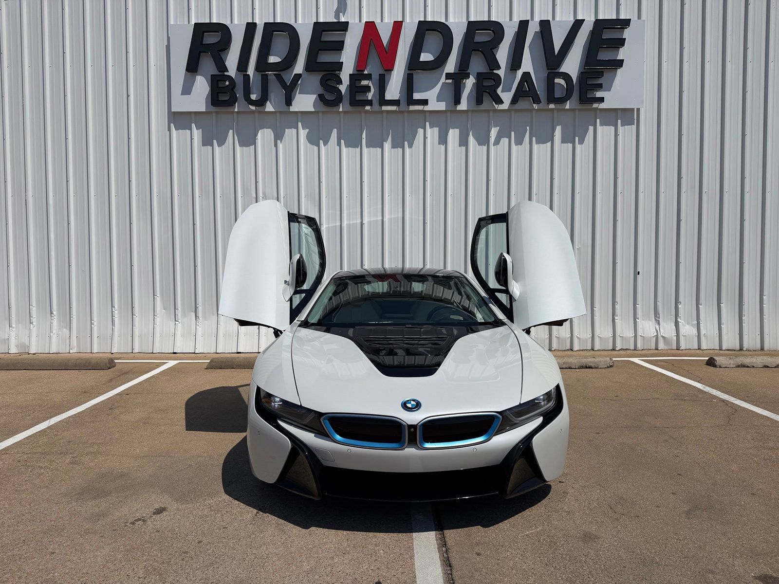 Used 2019 BMW i8 Coupe AWD/4WD image 11