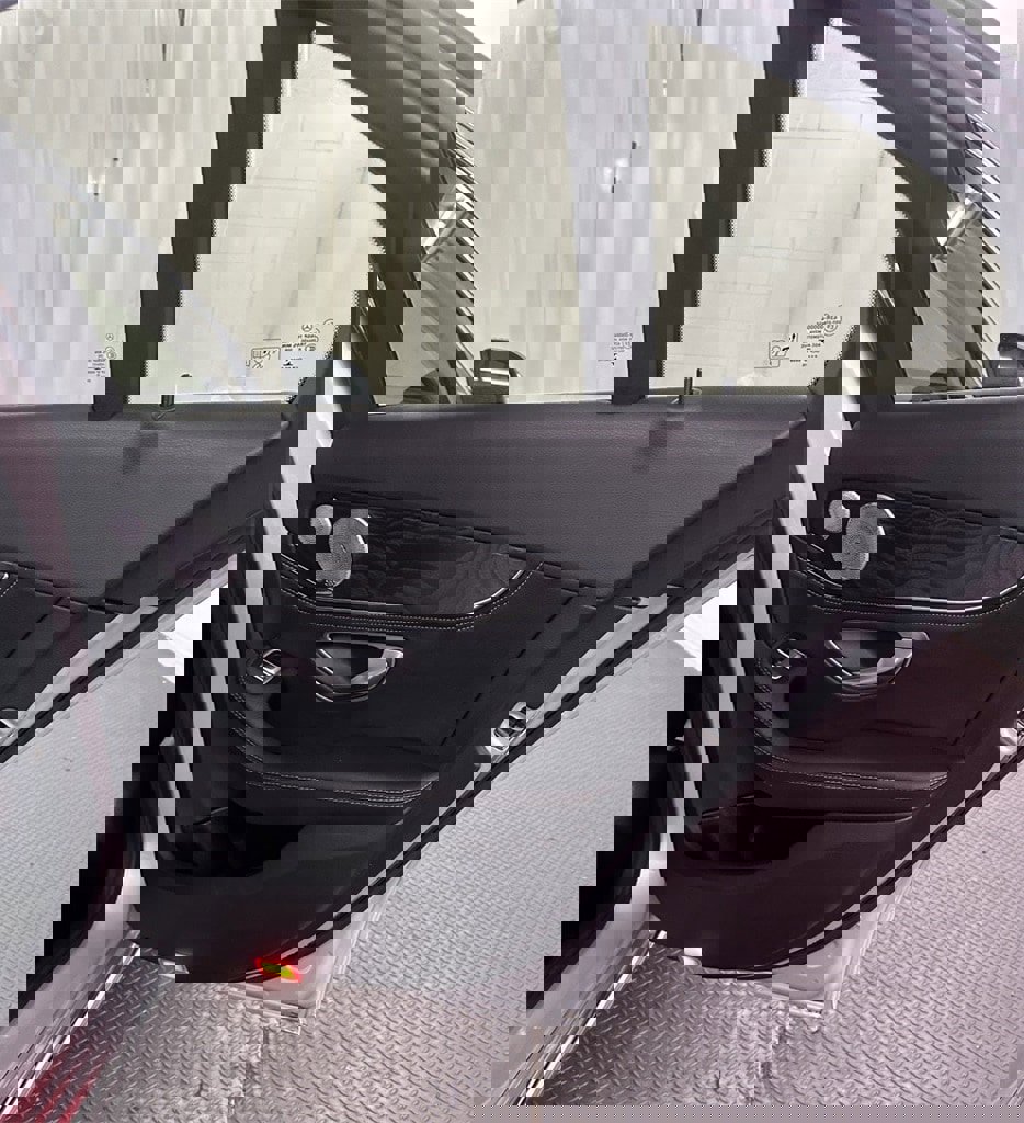 Used 2015 Mercedes-Benz C 300 4MATIC Sedan image 29