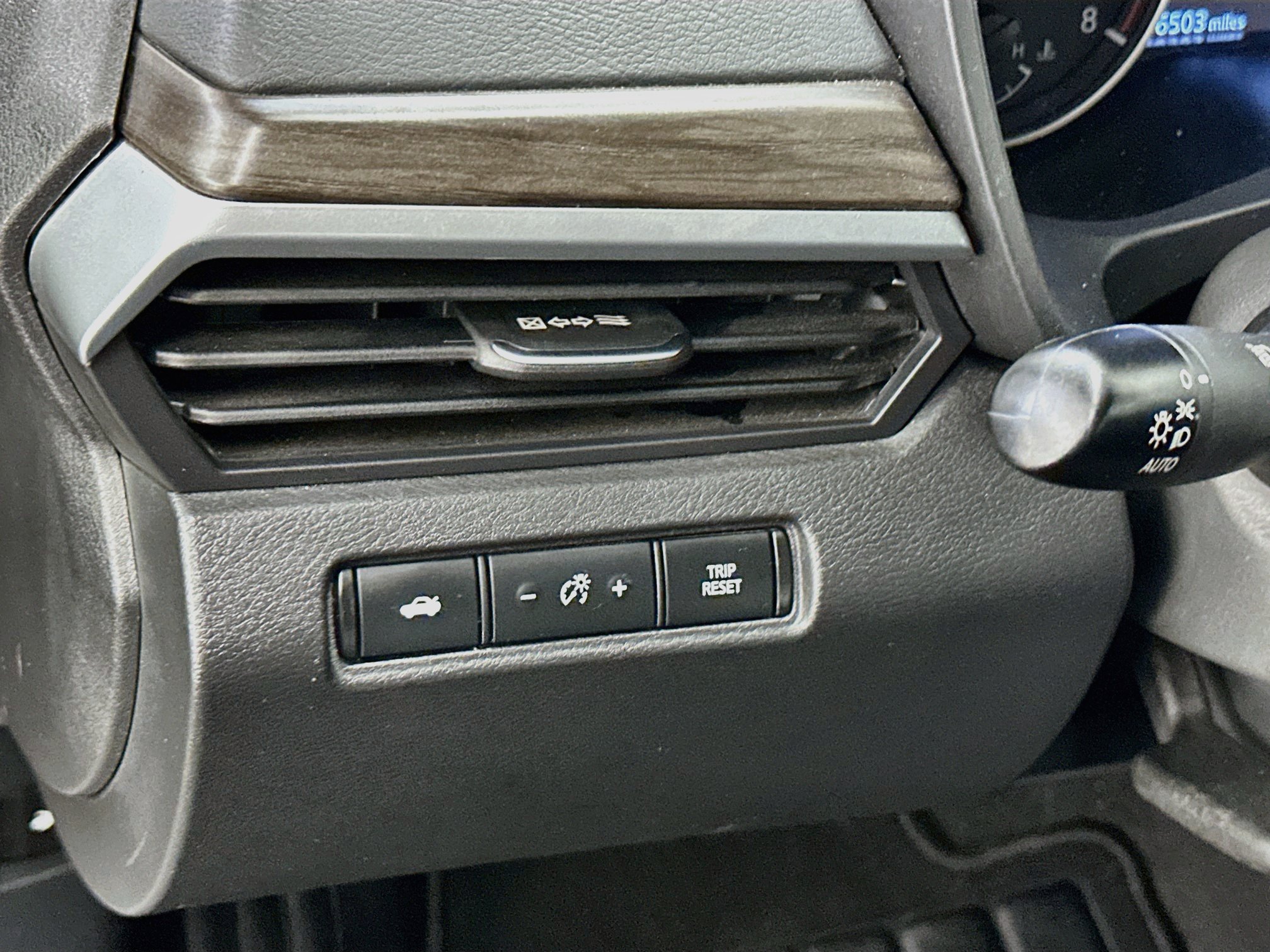 Used 2025 Nissan Altima 2.5 SV FWD image 17