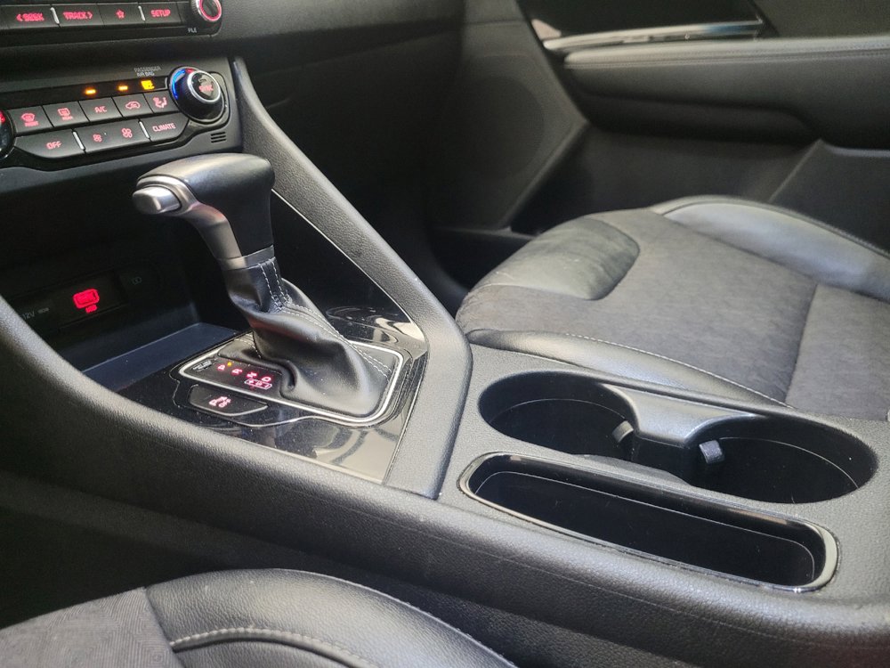 Used 2022 Kia Niro LXS FWD image 26