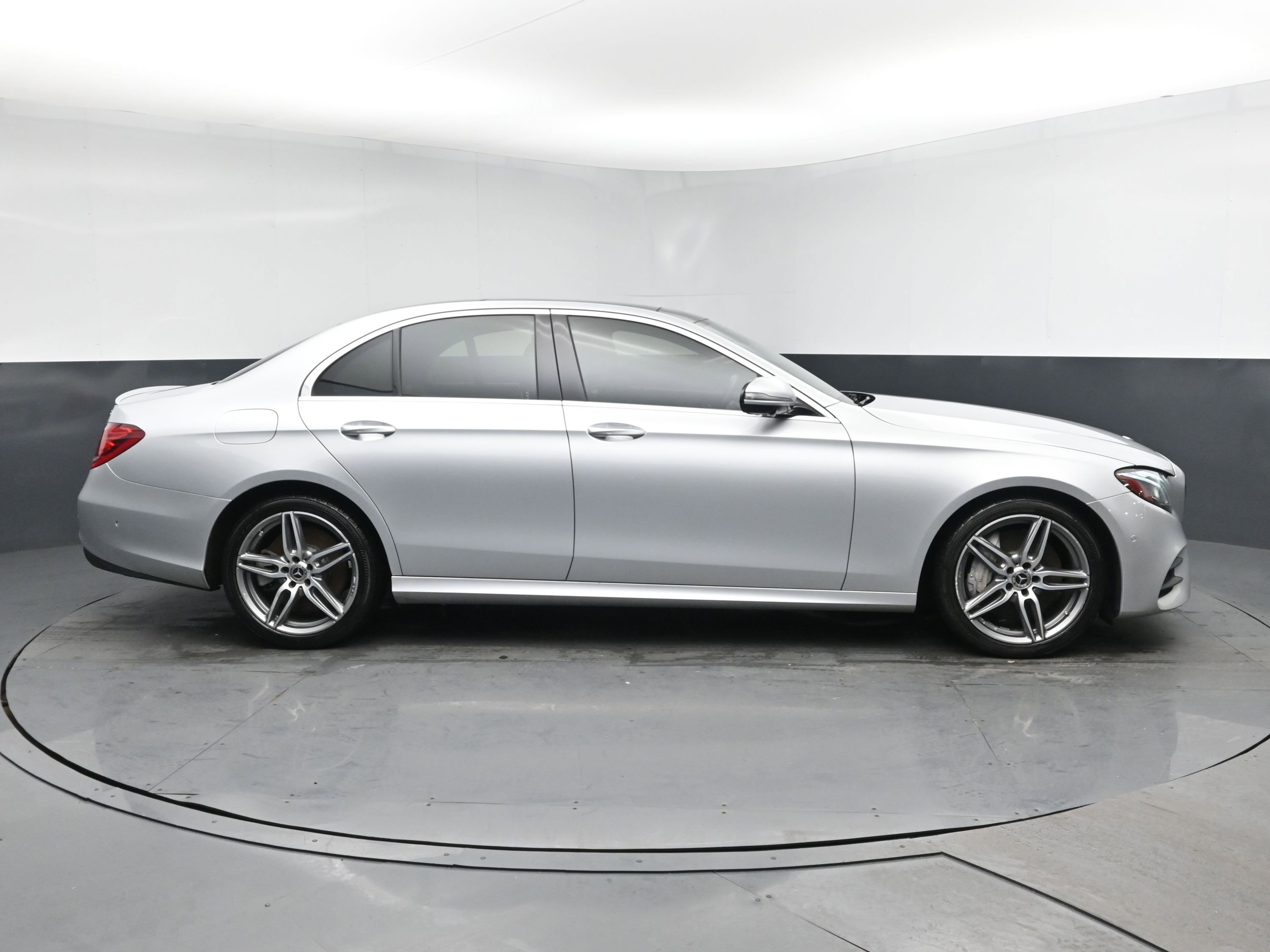 Used 2019 Mercedes-Benz E 450 4MATIC Sedan w/ Driver Assistance Package image 3