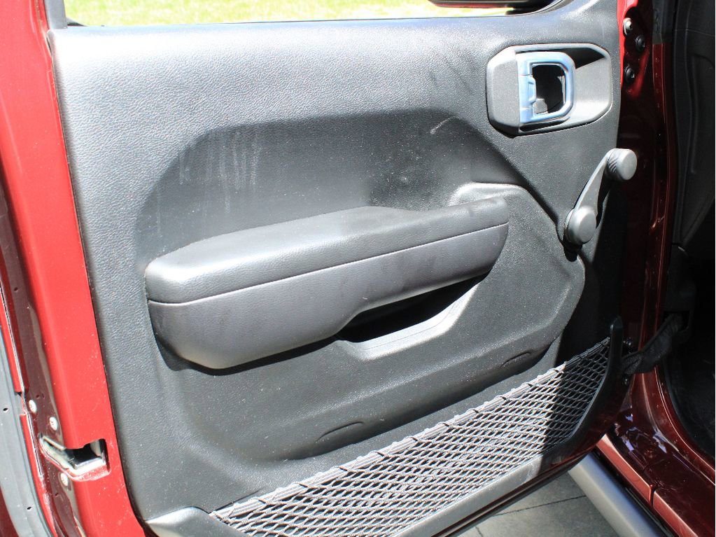 Certified 2021 Jeep Gladiator Sport AWD/4WD image 9