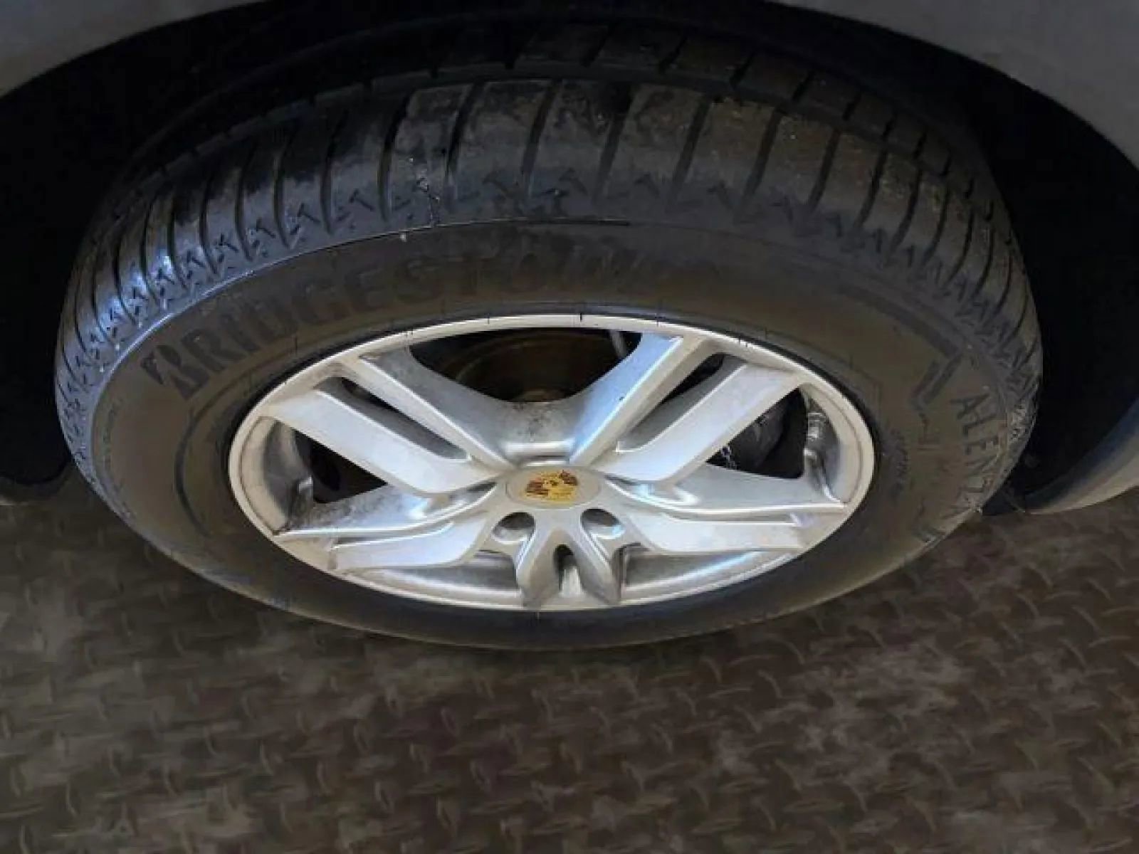 Used 2016 Porsche Cayenne w/ Premium Package Plus image 38