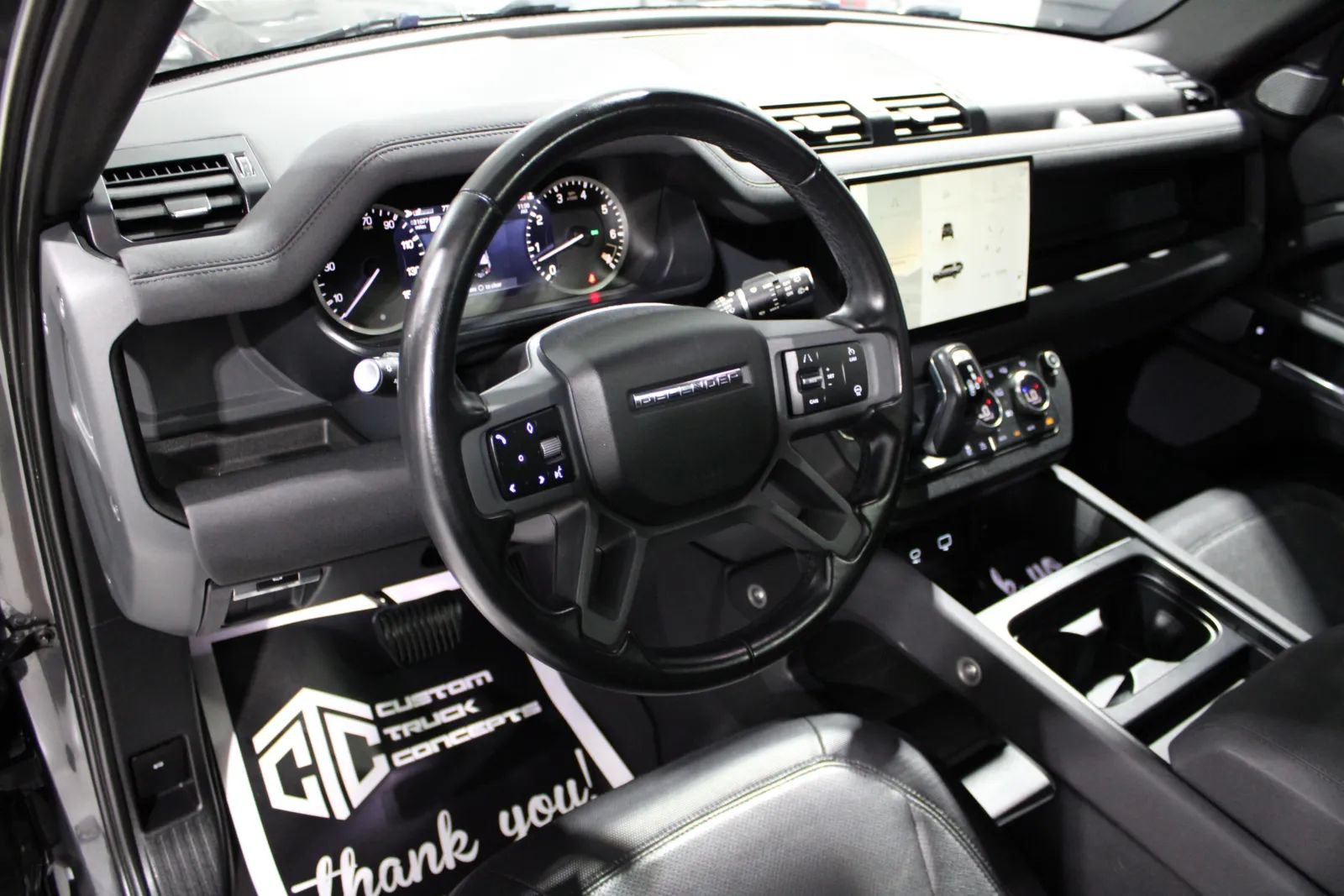 Used 2023 Land Rover Defender 130 X-Dynamic SE AWD/4WD image 18