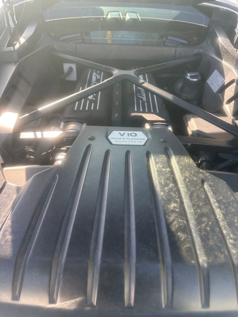 Used 2015 Lamborghini Huracan LP 610-4 image 37