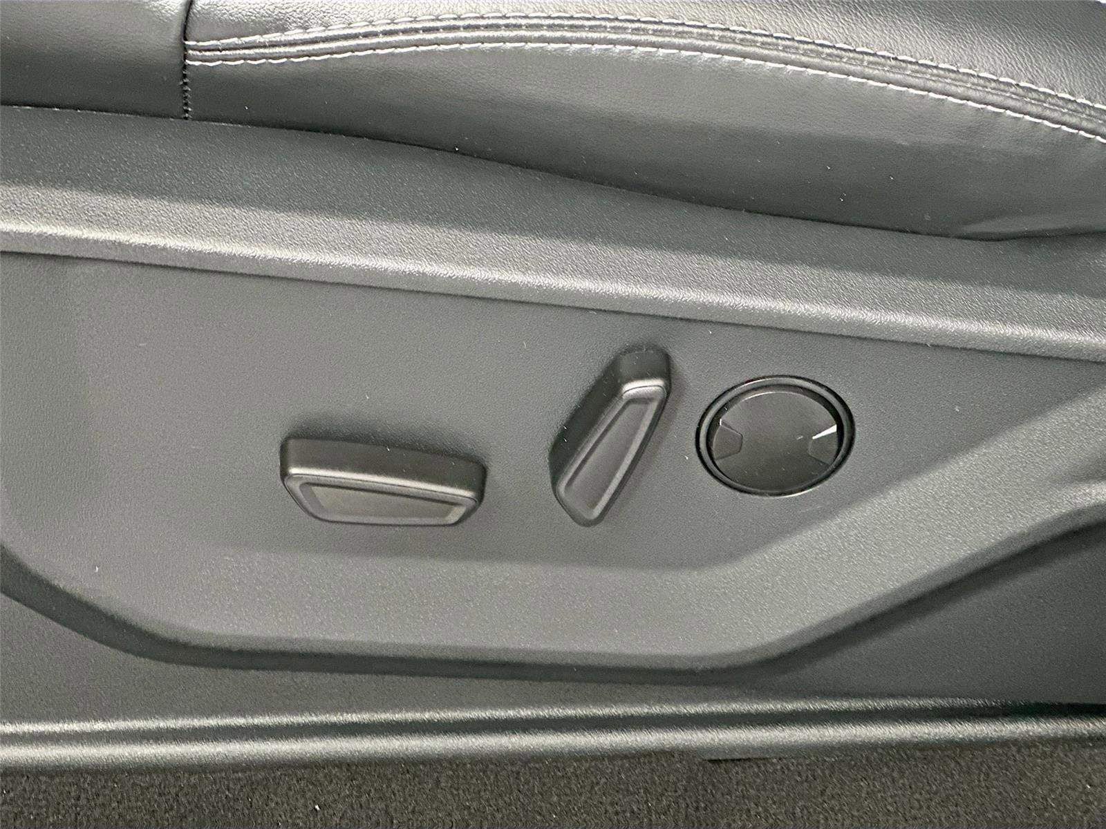 Used 2025 Ford Expedition Max Platinum w/ Driver's Package AWD/4WD image 23