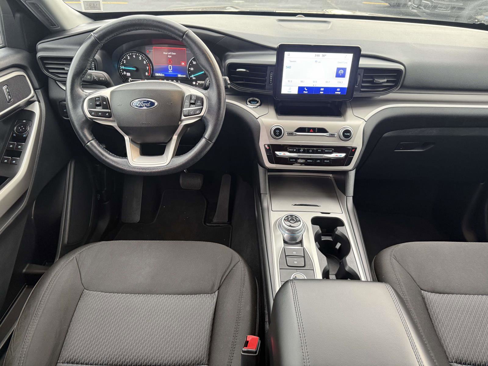 Used 2022 Ford Explorer XLT image 12