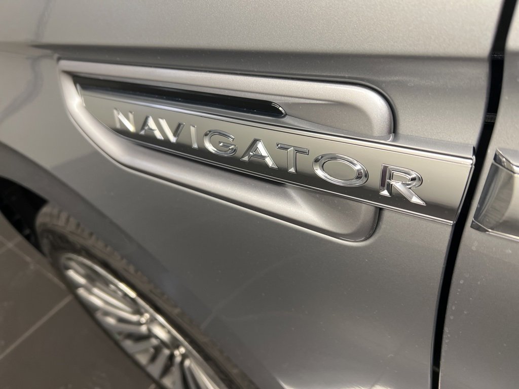 Used 2020 Lincoln Navigator Reserve w/ Luxury Package image 39